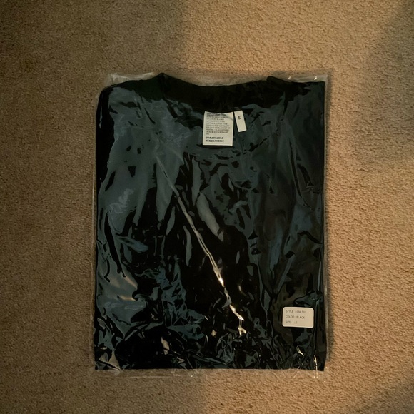 New black noir tee - Picture 1 of 3